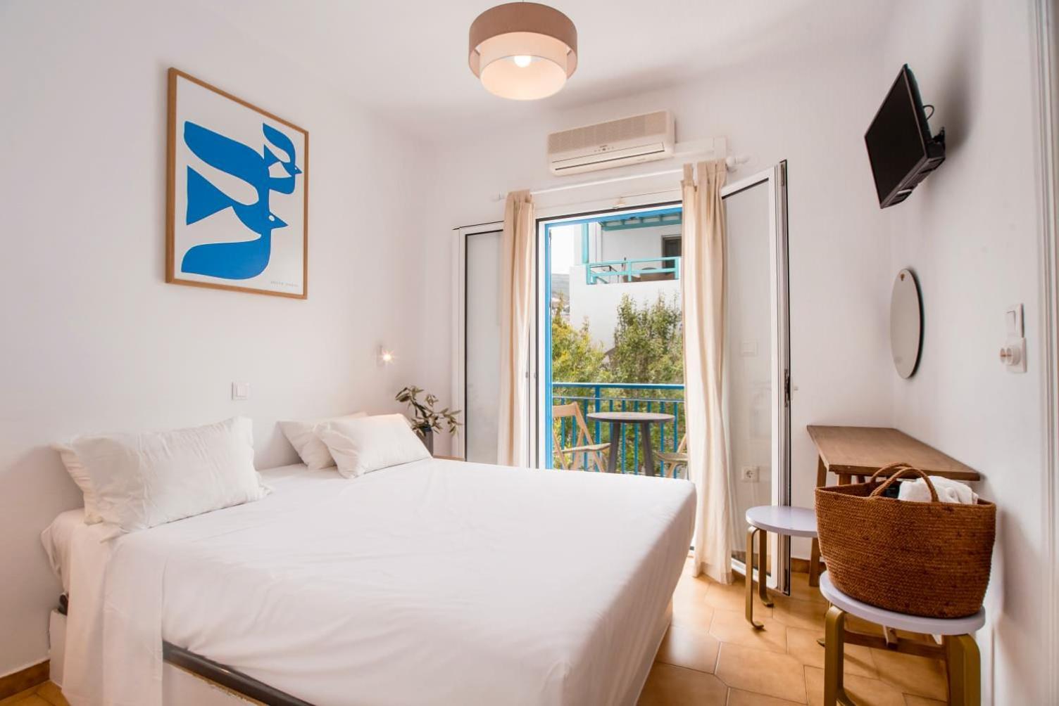 Adelfia Apartment *