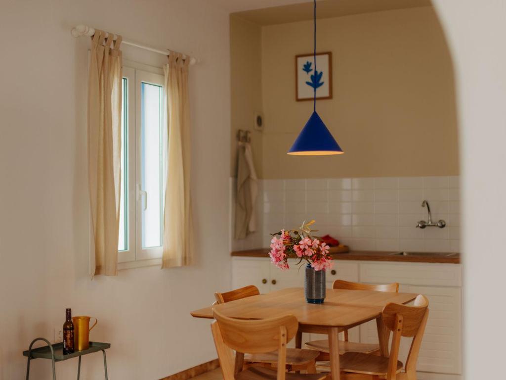 Adelfia Apartment *