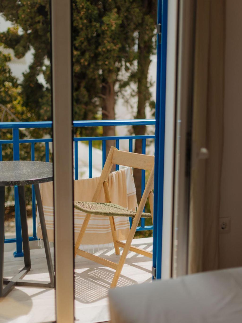 Adelfia Parikia (Paros)
